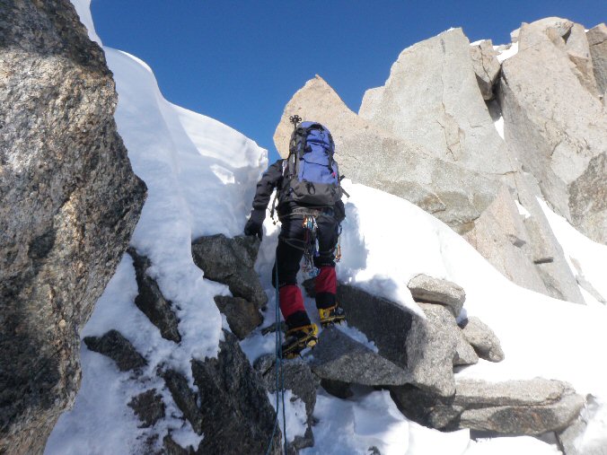 Arete des Cosmiques 37.jpg - Pas facile avec des crampons non plus...